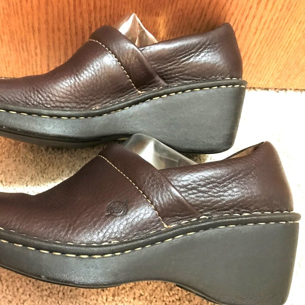 (Donating to Goodwill)  Born-enclosed-heel-clogs-37-brownn (6.5) Medium